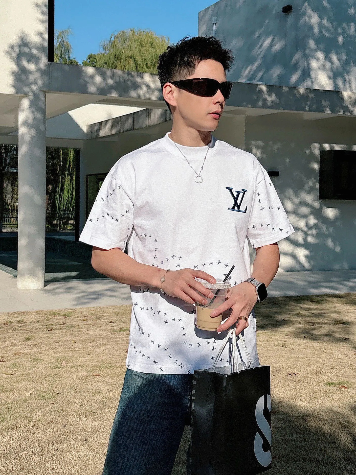 Louis Vuitton/